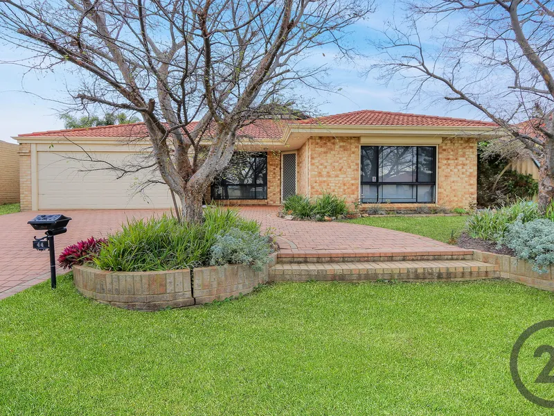 Great Family Home – Neat as a pin!!