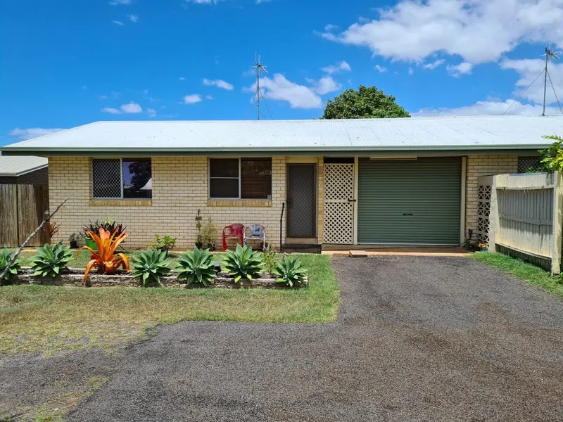 LOW MAINTENANCE BRICK UNIT - PRICED TO SELL!!!