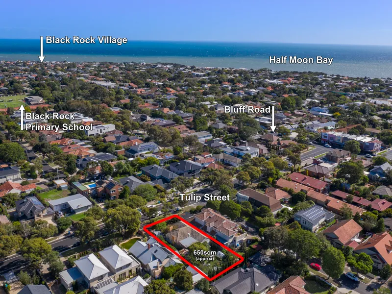 Play with Possibilities between the Park & Bay! UP TO 12 MONTHS SETTLEMENT AVAILABLE!!