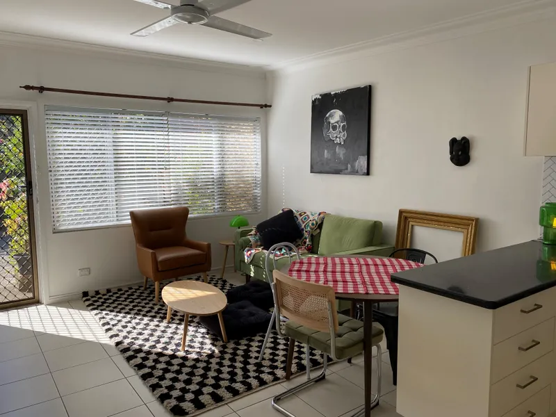 Cosy 2 Bedroom unit close to CBD