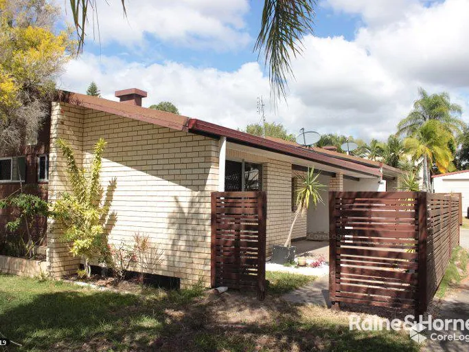 FURNISHED NEAT AND TIDY 2 BEDROOM DUPLEX