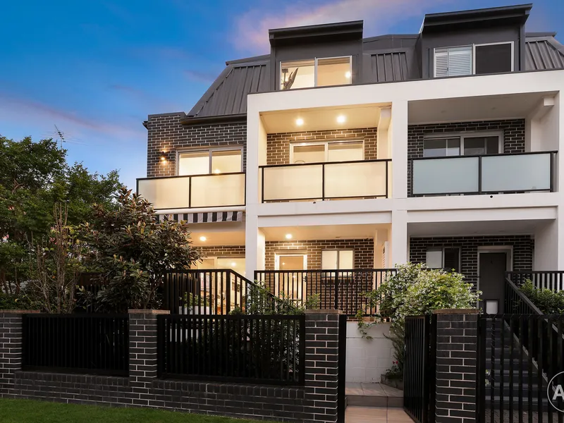 Boutique Townhouse in Parkside Location Within Walking Distance to Maroubra Beach