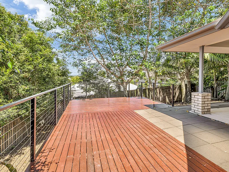 Elevated street appeal + Surfers Paradise skyline views