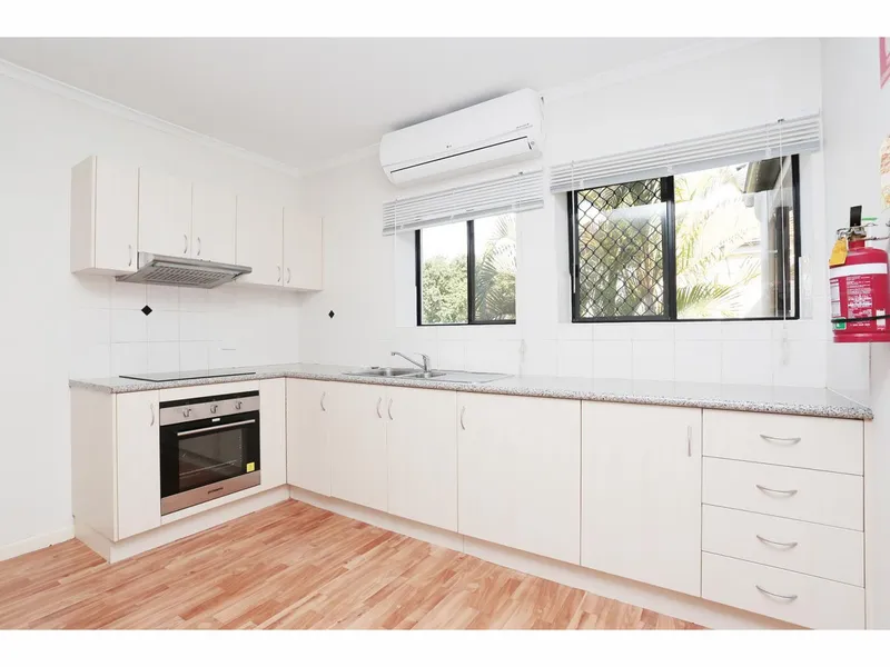 Neat & Tidy 2 Bedroom Unit with Air-Conditioning