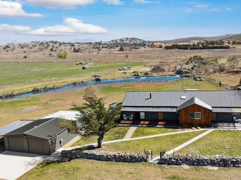 Country Retreat with Creek Frontage and Mountain Views