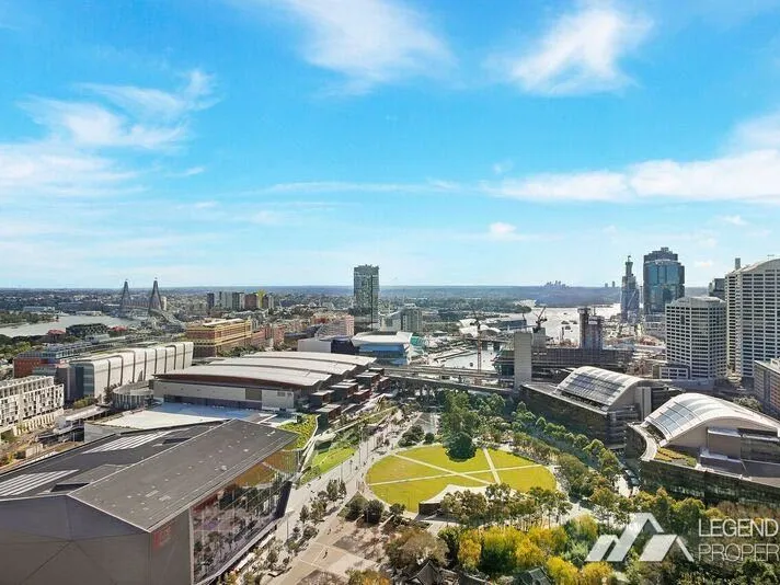 One bedroom plus one study, Luxury Designer Apartment！！！