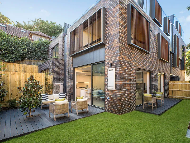 Deluxe new residences with wraparound garden