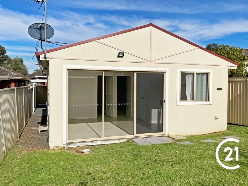 WELL PRESENTED 2 BEDROOM GRANNY FLAT