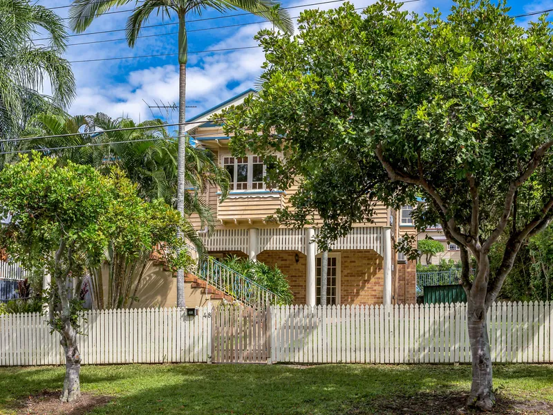 Family Queenslander to Upgrade – 810m2 Block + Pool