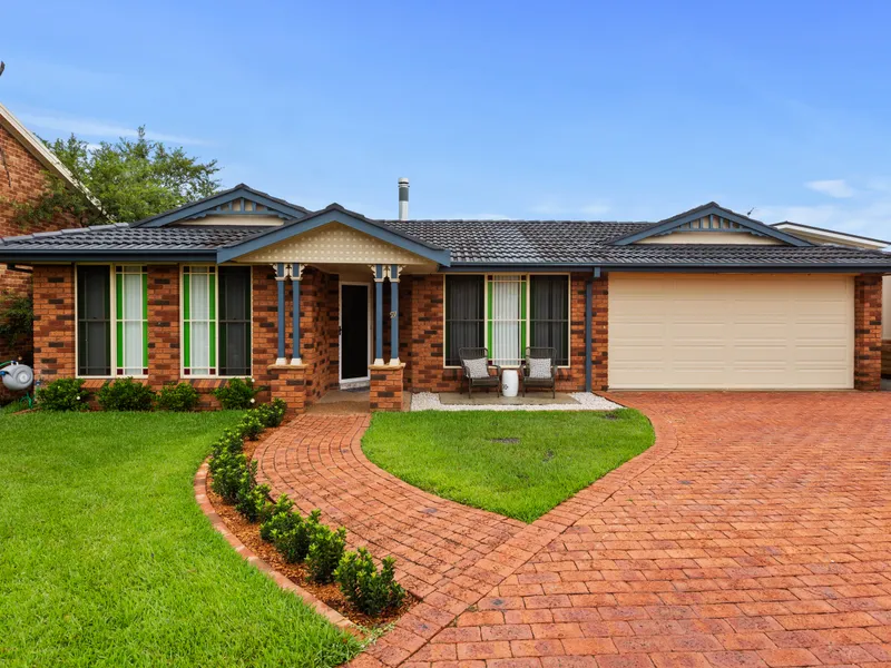 FOR SALE BY OWNER OF RAY WHITE QUAKERS HILL JOSH TESOLIN