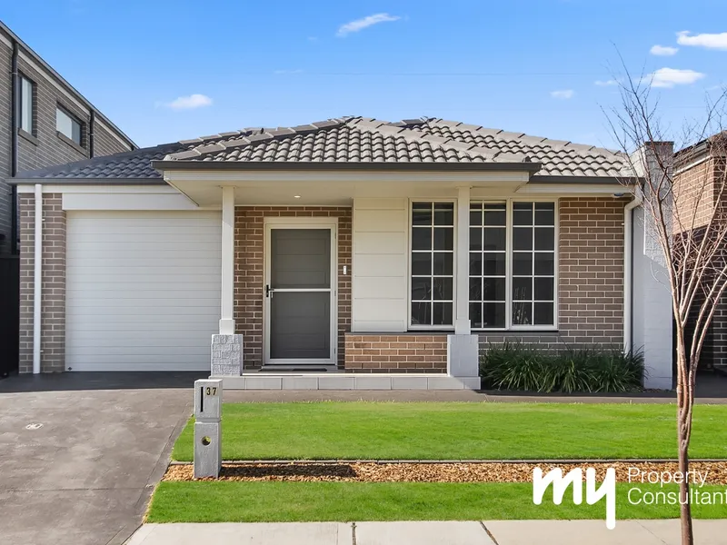 Modern Retreat With High Pitched Ceilings