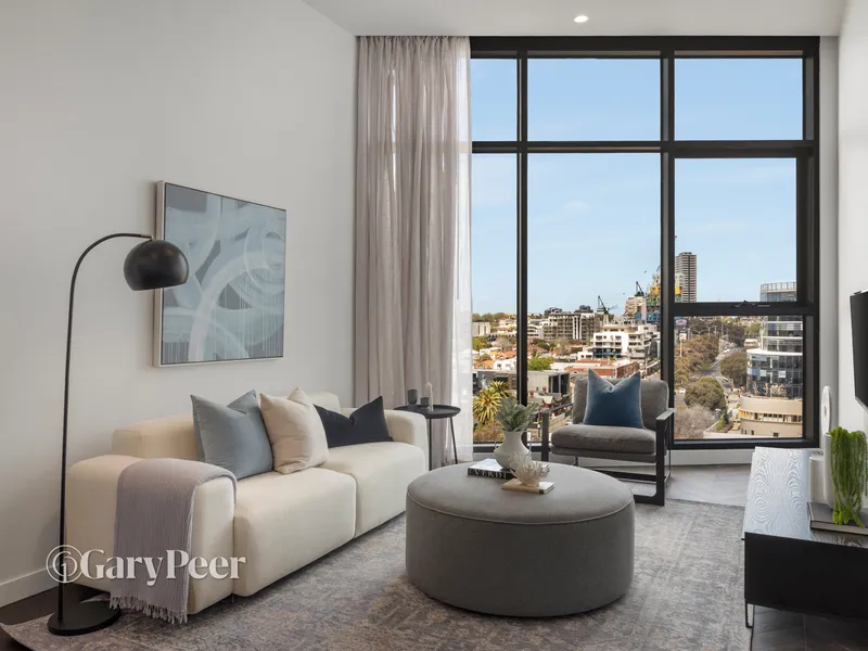 Brand New Penthouse Luxurious Living With Breathtaking Outlook - Move In Now