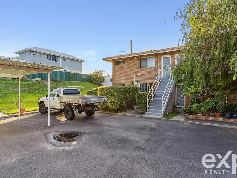 INVESTOR ALERT - CUTE & COZY, GROUND FLOOR UNIT!