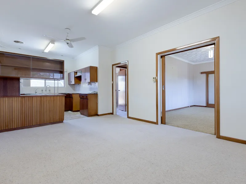 Unique retro living