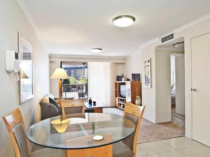 Executive Fully Furnished Apartment -City Skyline views 1 Bedroom, 1 Bath, 1 Car Space