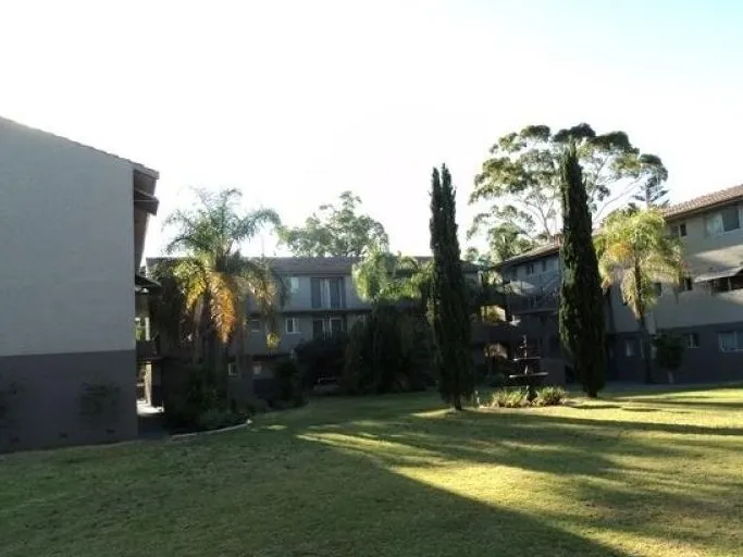 3 BEDROOM 1 BATHROOM APARTMENT LIVING