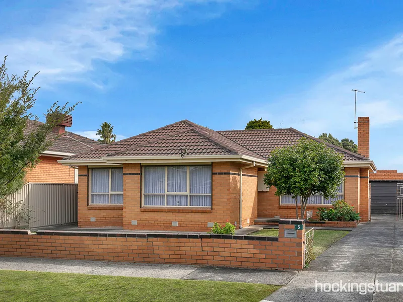 Family Home in Great Location !