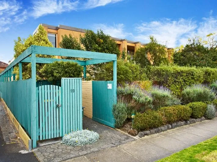 SPACIOUS APARTMENT | HODGES CAULFIELD