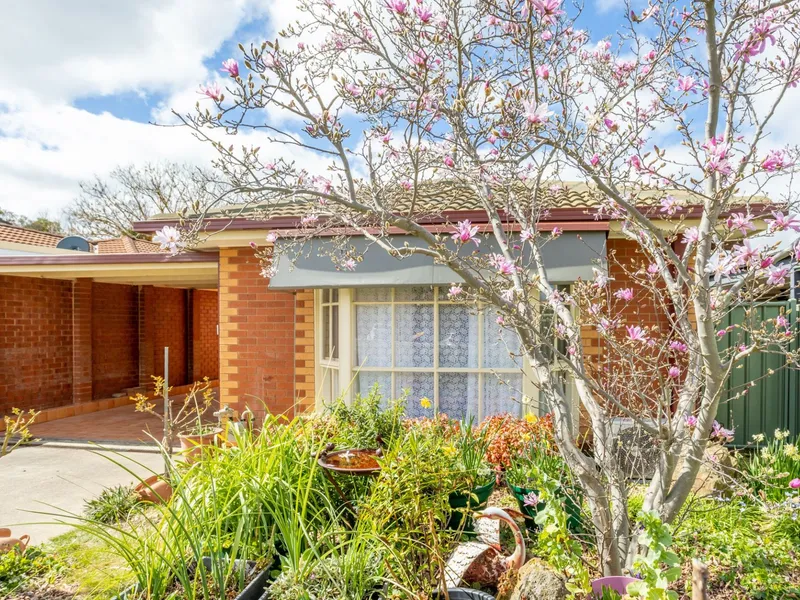 Sought after local 500m to train + veggie gardens + workshop!