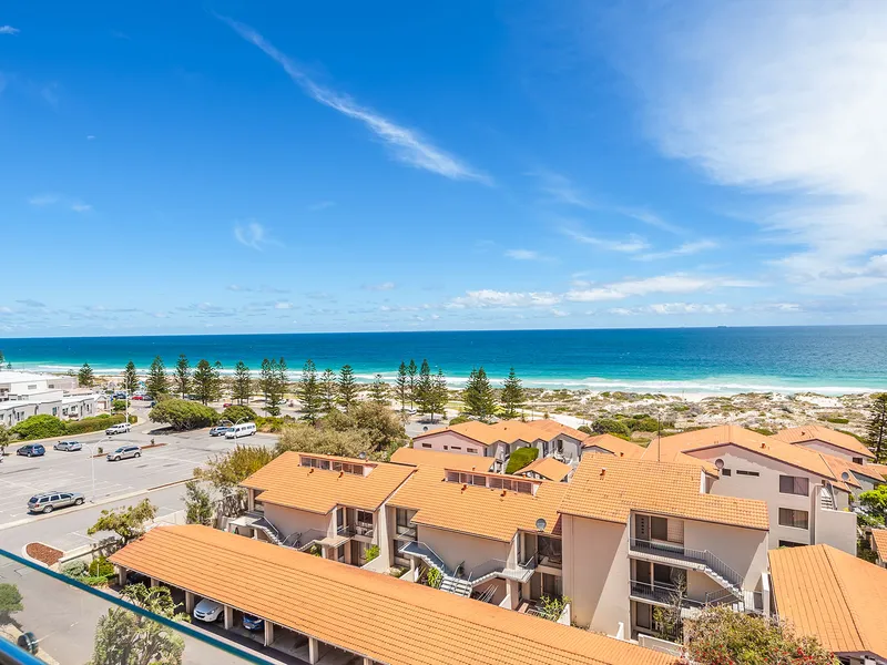 BEACH FRONT LIVING!