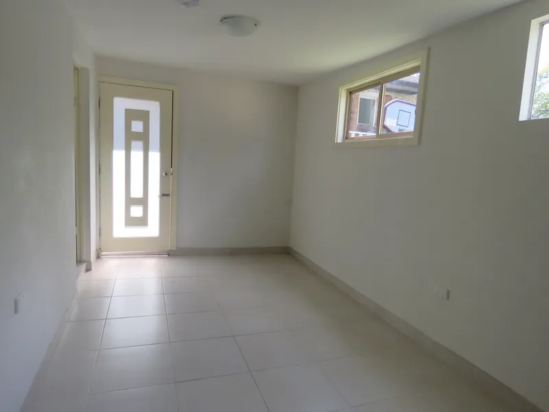 Opposite Quakers Hill Public School Water and Electricity Included! 