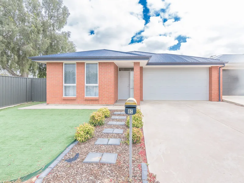 Beautifully Maintained & Presented Home