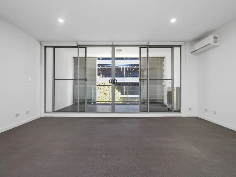 TWO-BEDROOM APARTMENT IN THE HEART OF THE CBD!