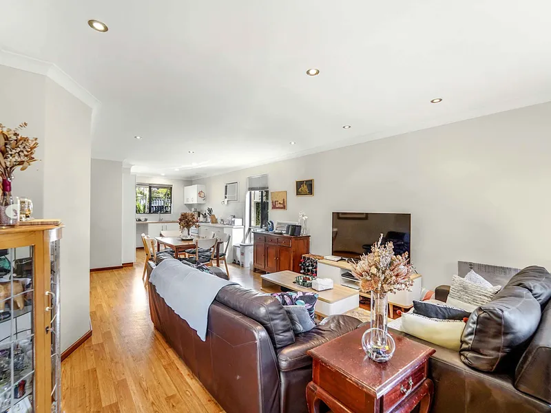 2 x 1 PETS CONSIDERED