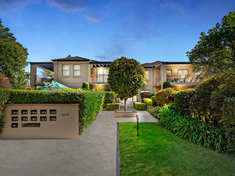 Modern Over 55's Lifestyle Apartment in Convenient Location