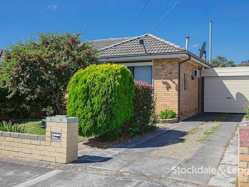 IMMACULATE UNIT ON LARGE EASILY MAINTAINED LOT