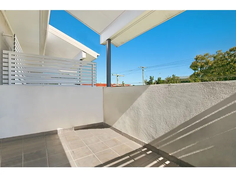 FULLY FURNISHED MAGNIFICENT 2 BEDROOM APARTMENT 