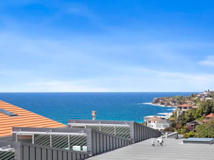 LOVELY TWO BEDROOM APARTMENT WITH OCEAN VIEWS