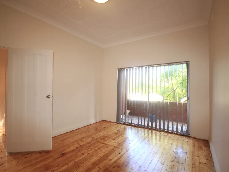 3 Bedroom House Style Unit - Access to Share Yard