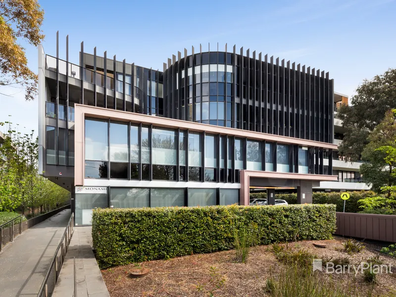 Contemporary Living in the Perfect Bayside Location.