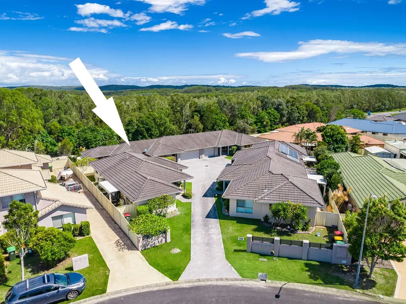 Modern Townhouse, Investment Or Home!