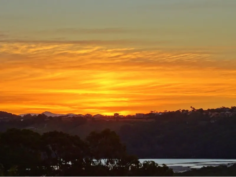 Private Family Home With Endless Broadwater and Border Ranges View
