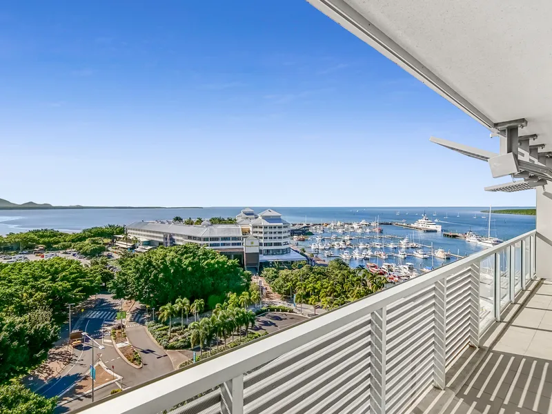 EXECUTIVE 11TH FLOOR APARTMENT WITH IMPRESSIVE VIEWS