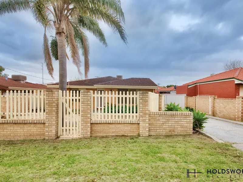 Five Bedroom Home Close to Amenities