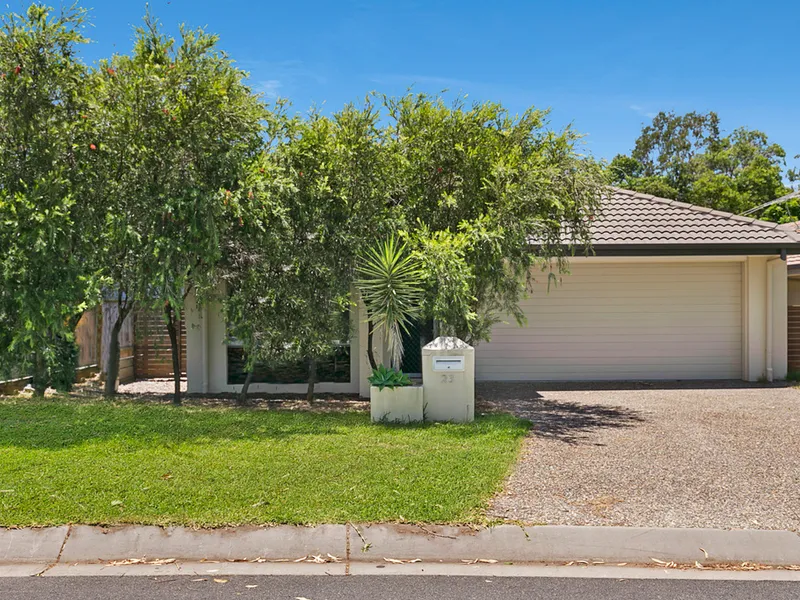 Modern Family Home - Low Maintenance Lifestyle!!