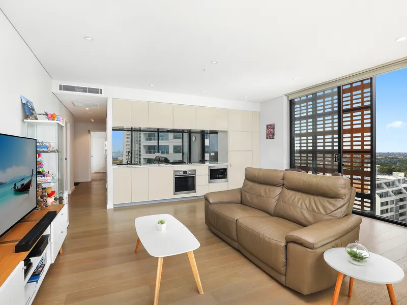 Contemporary corner apartment embraces ultimate convenience