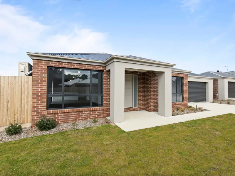 Modern 3 Bedroom Home In Ideal Location