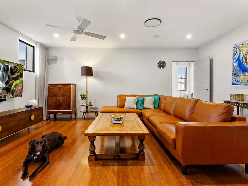 Exceptional Family Living, Inspired Outdoor Spaces and a Unique Commercial Prospect