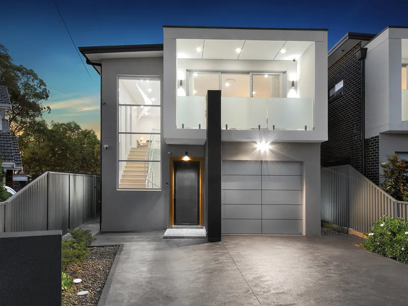 FULL BRICK MASTERPIECE IN BLUE CHIP LOCATION