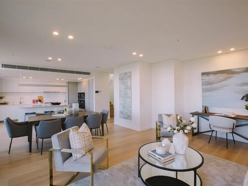 Two Levels of Absolute Luxury, Overlooking Norwest Lake