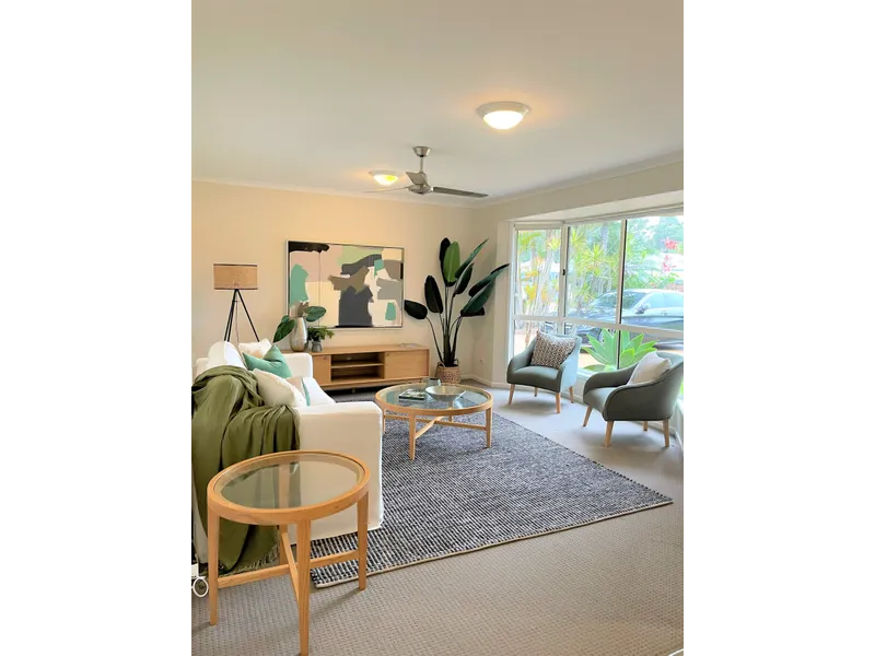 MAGNIFICENT FAMILY FRIENDLY HOME - AVAILABLE NOW