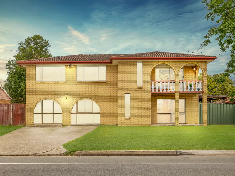 Big Family home with HUGE Potential - Opportunity to make it your dream family home in this amazing location with the option of dual living !!