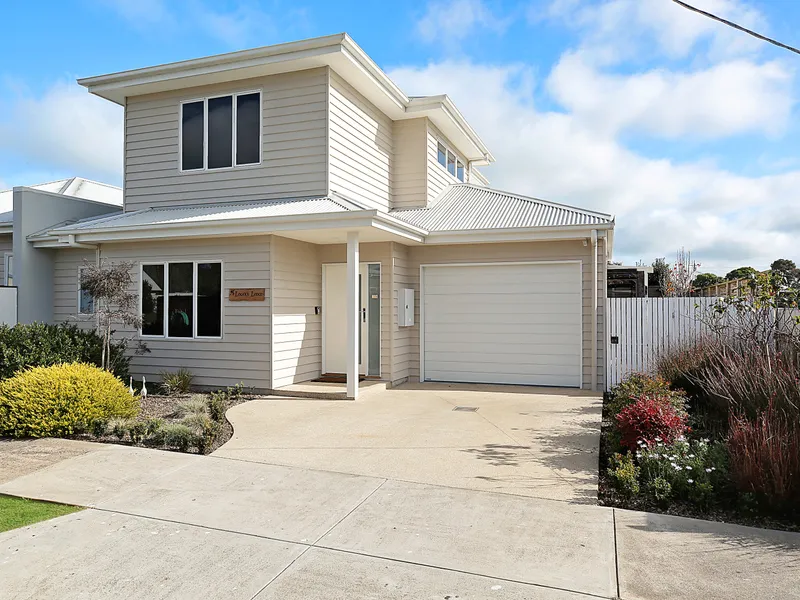 CENTRALLY LOCATED MODERN  HOME