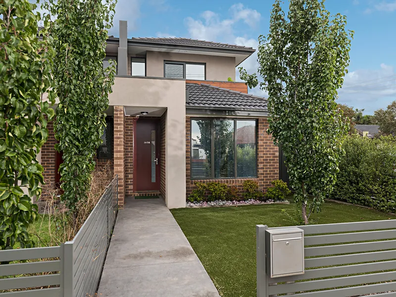 Low Maintenance Living. Lifestyle Location.