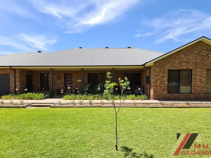 MAGNIFICENT RESIDENCE IN SOUGHT AFTER LOCATION