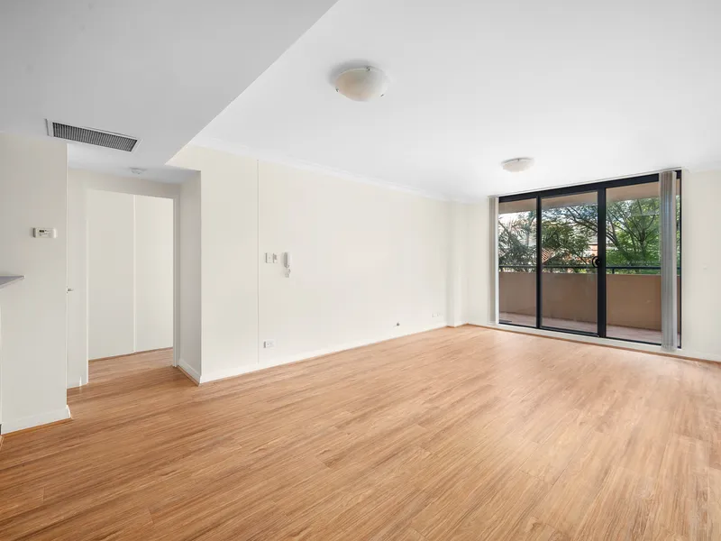 2 BED UNIT, 2 BATH, 2 CARSPACES - 